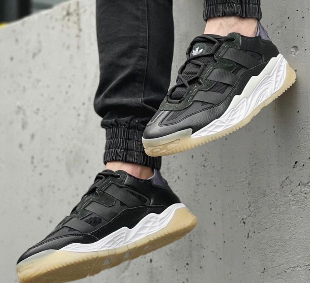 Sneakers en cuir noir pour hommes