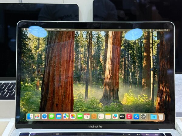 MacBook Pro M2  8G / 256G