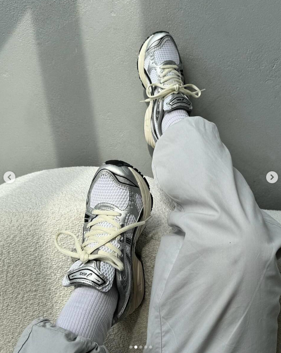 Кроссовки ASICS GEL серебристый,кремовый