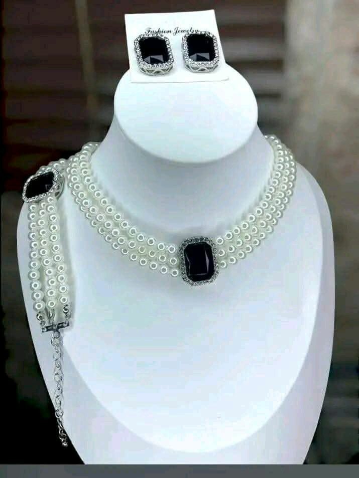 Parure de bijoux perles élégante