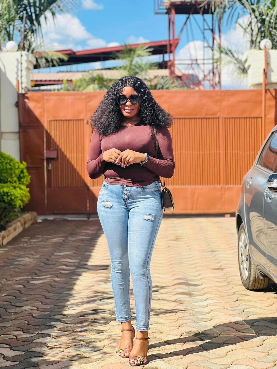 Skinny sky blue jeans