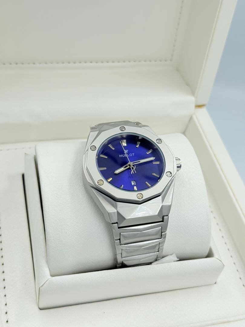 Montres de luxe en acier