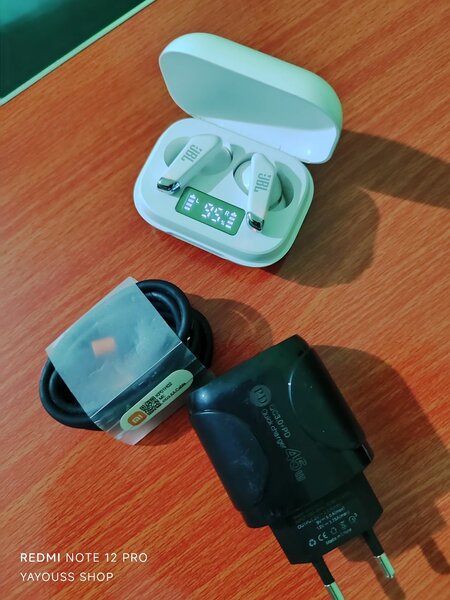A brader airpods et chargeur