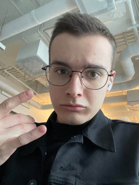 Беспроводные наушники в чехле