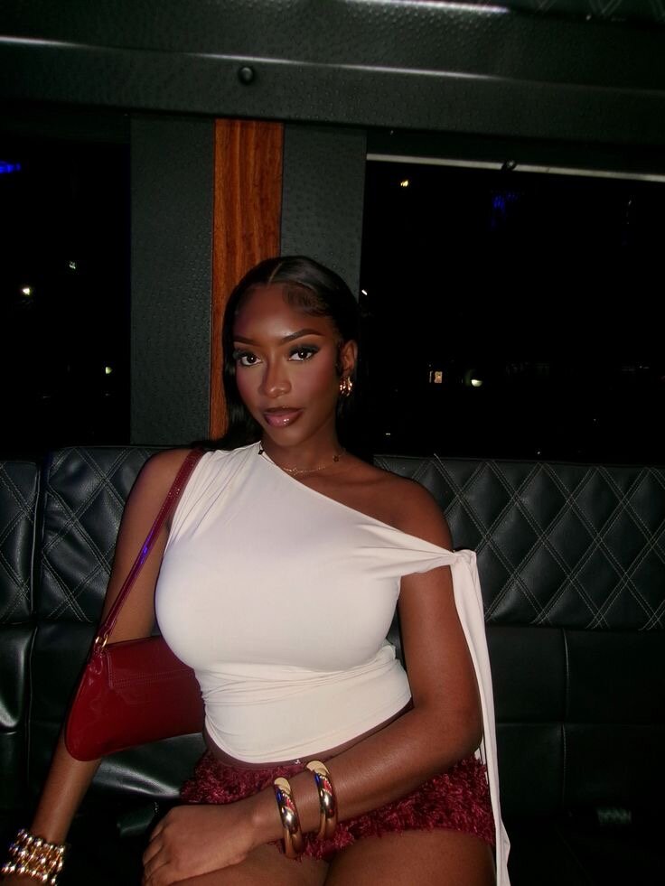 Top asymétrique blanc élégant