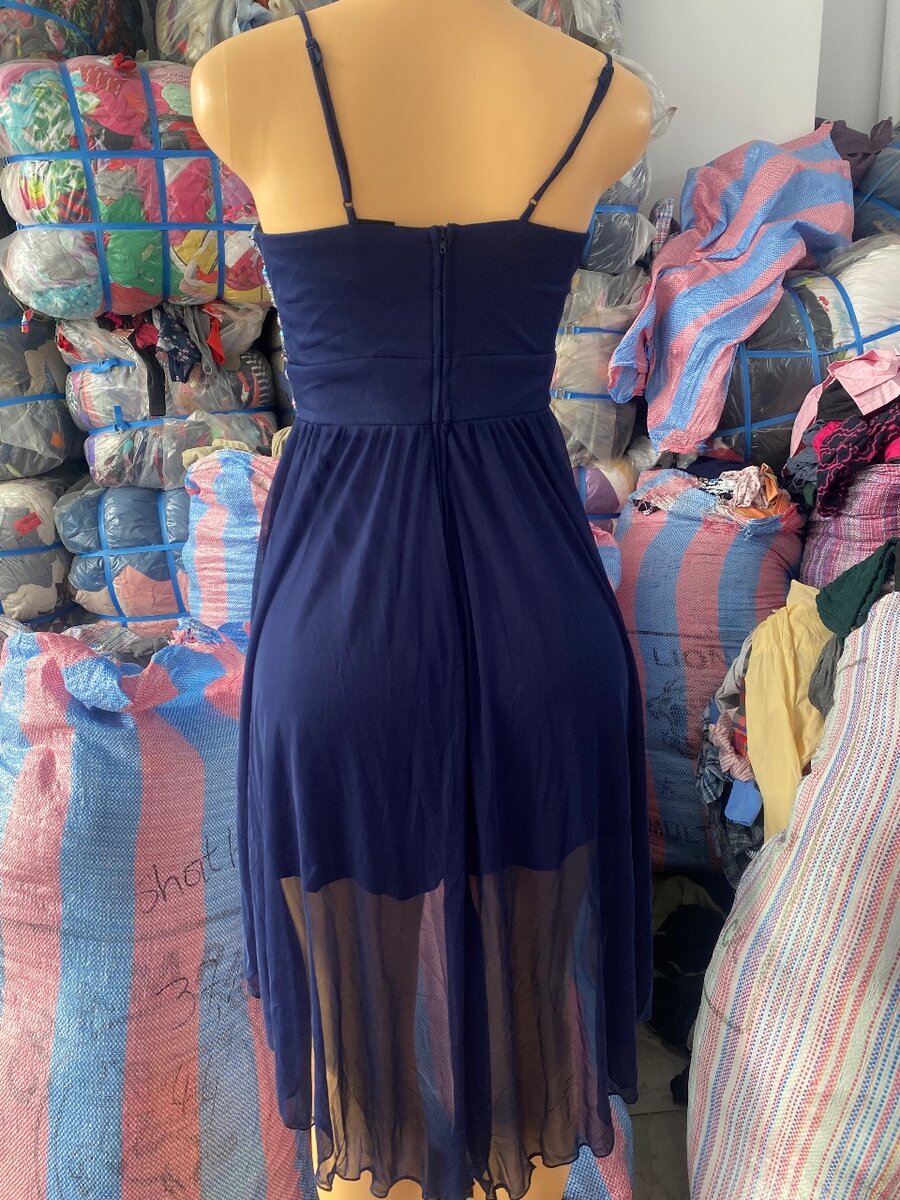 Robe de soirée bleue à paillettes