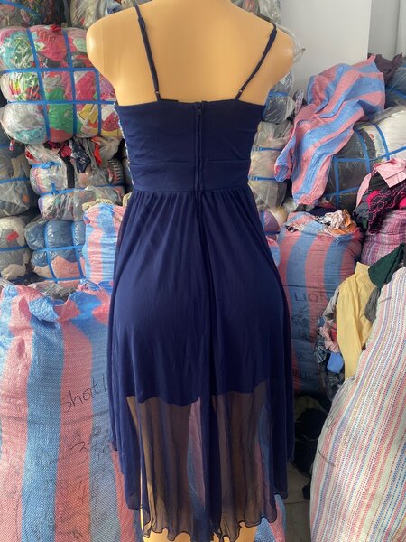 Robe de soirée bleue à paillettes