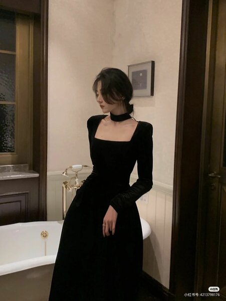 Вечернее черное платье