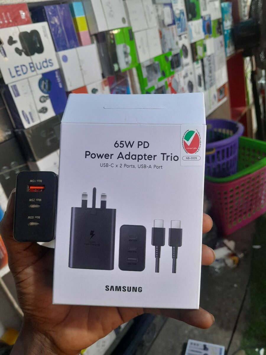 Samsung c to c charger with USB