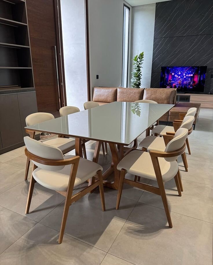 Table à manger élégante