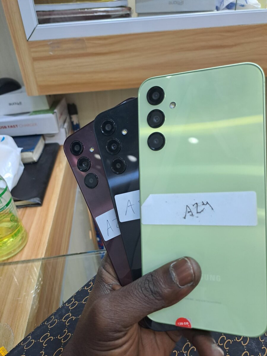 SAMSUNG A24 CAPACITÉ 128GIGAS RÉSEAU 5G USA UNE PUCE