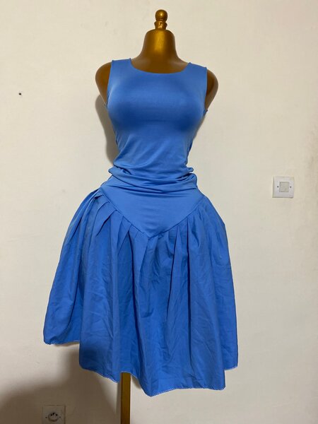 Robe Évasée Sans Manches