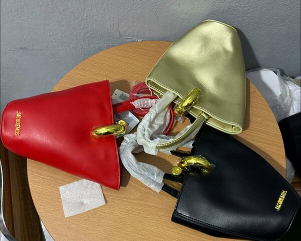 Sac à main moderne Jacquemus