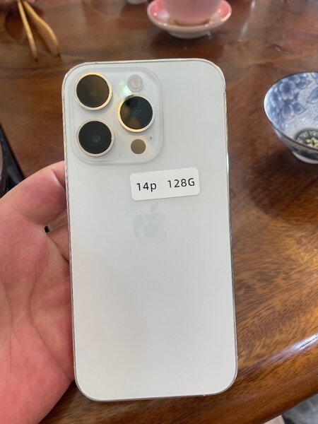 Apple mobile phone 14P 128G