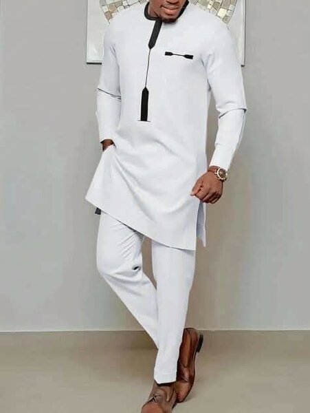 Ensemble traditionnel homme élégant