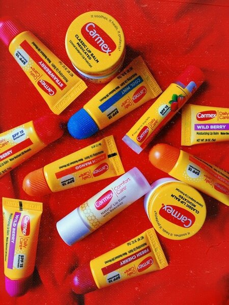 Carmex lip balm medicated available