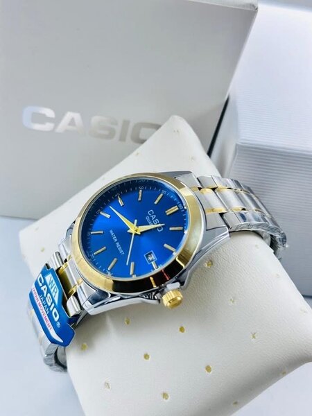 Montre Casio Élégante Bicolore