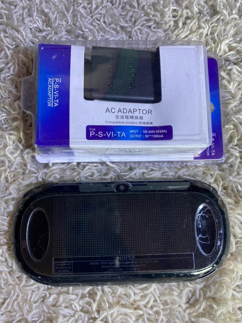 PS vita fat  occasion +20 jeux installés