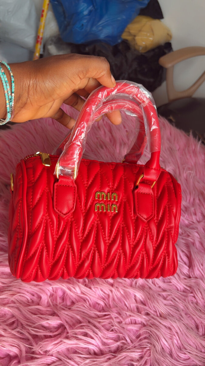 Sac à main rouge élégant