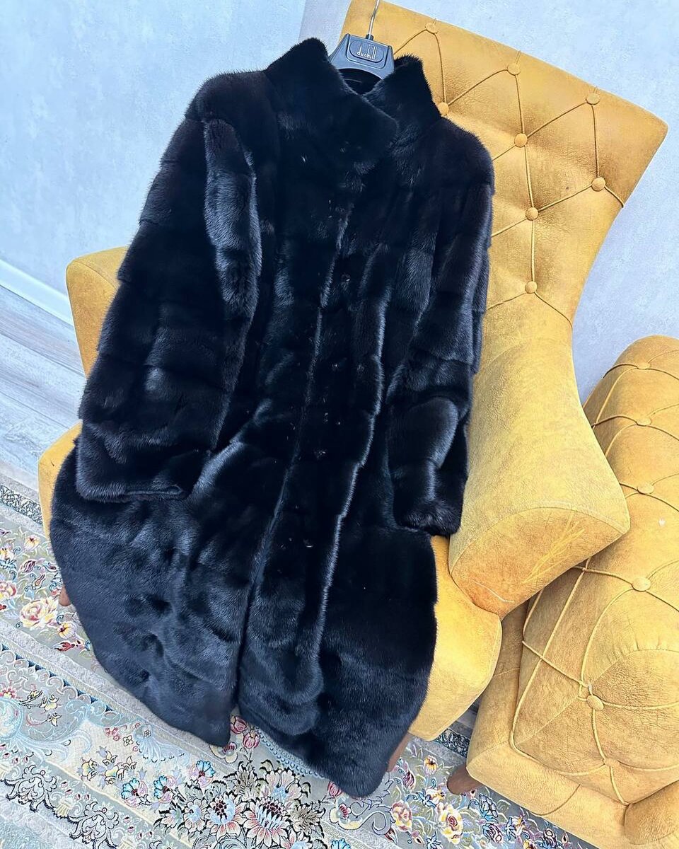 Шикарная норковая шуба чёрный бриллиант