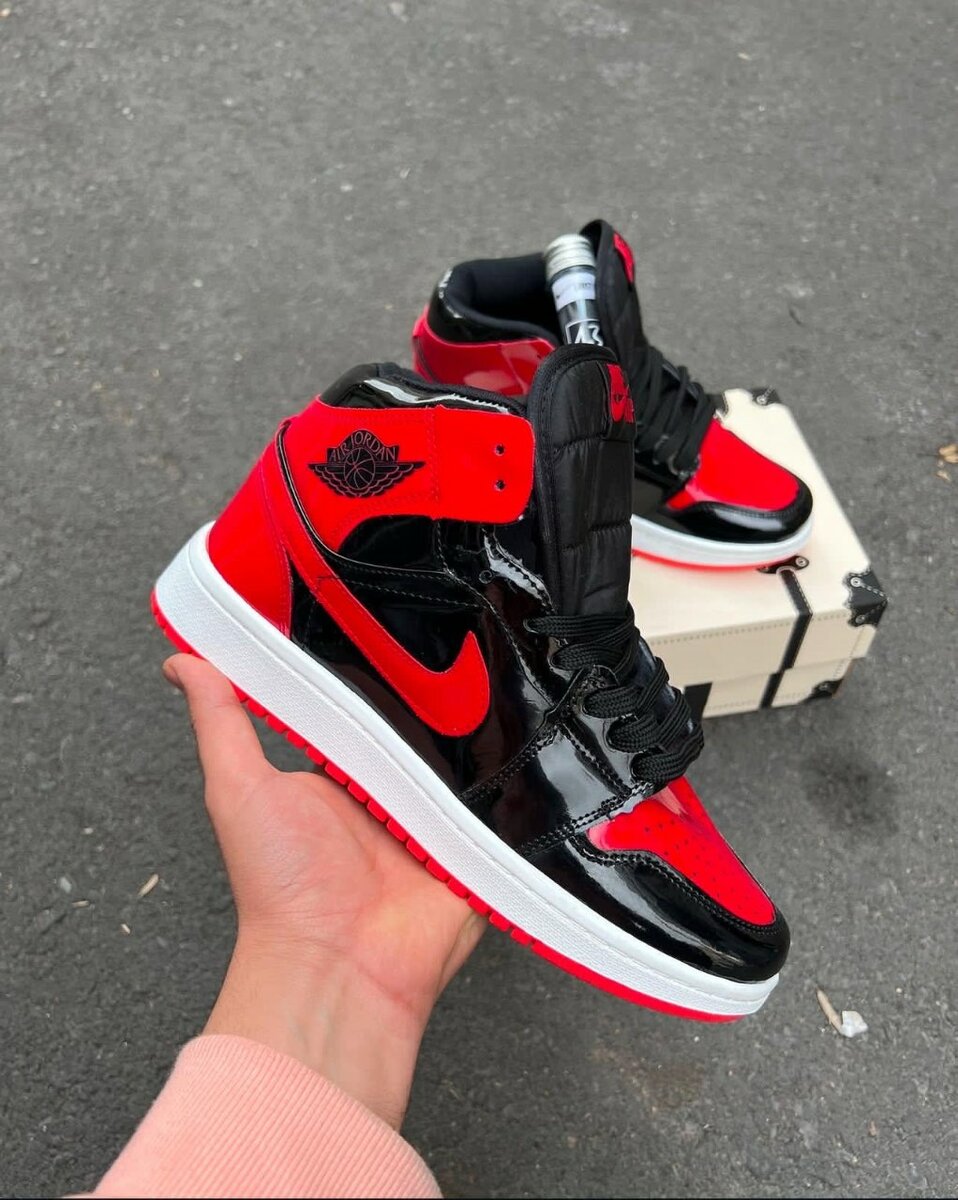 AIR JORDAN 1