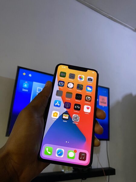 Brand new iPhone11 pro  Max* 256gb Unlocked *Comes