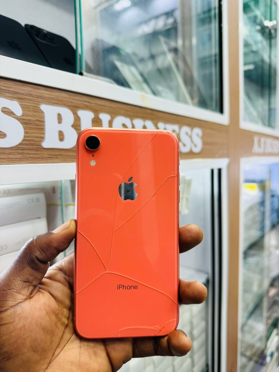 Xr 64Go sans ID  dos fissuré