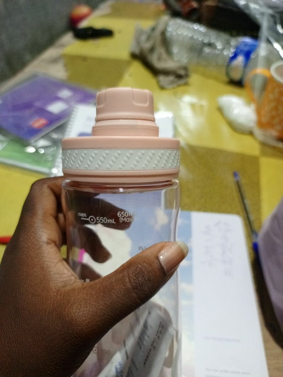 Bouteille d'eau en plastique 650ml