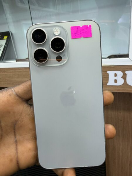 15 pro max 256giga tout est d