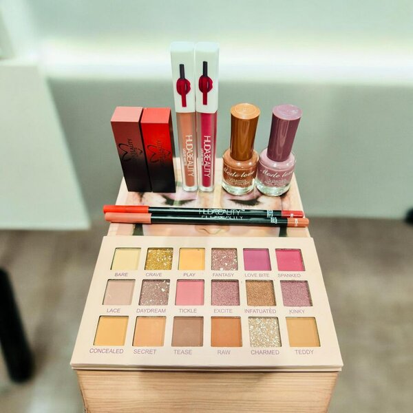 9 in 1 Makup Deal