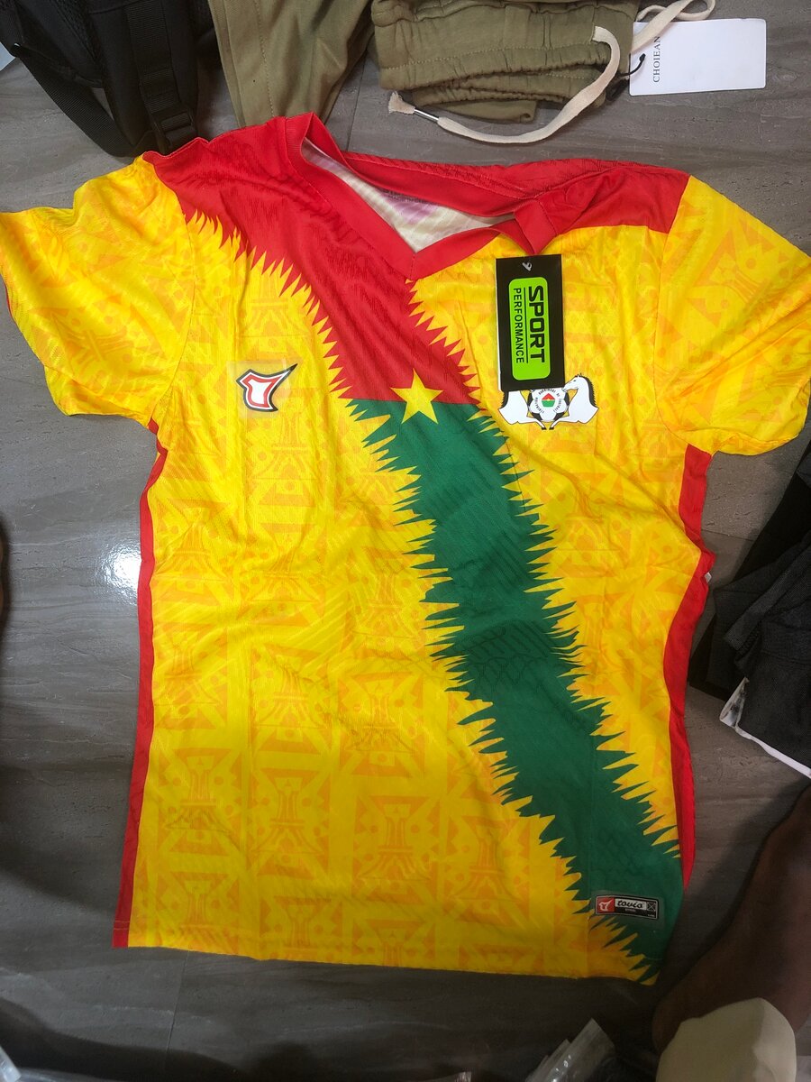 Maillot de football coloré