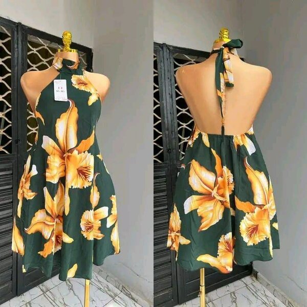 Robe estivale à fleurs vives