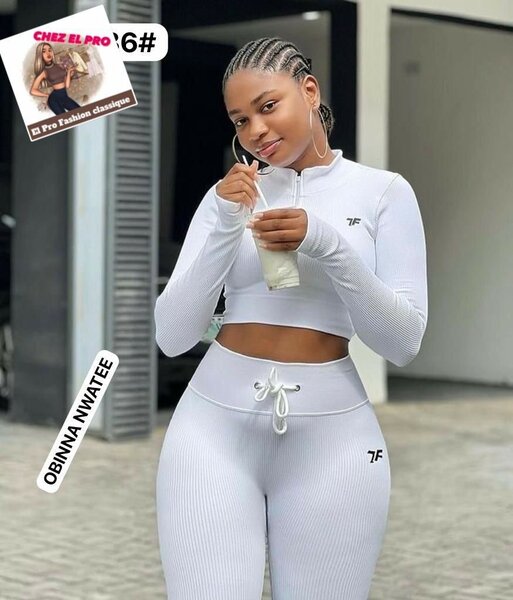 Ensemble de sport femme élégant