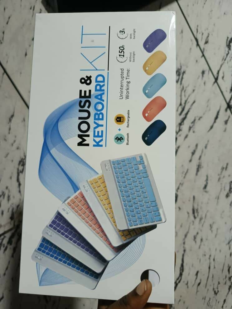 Universal Bluetooth keyboard and mouse for tablet