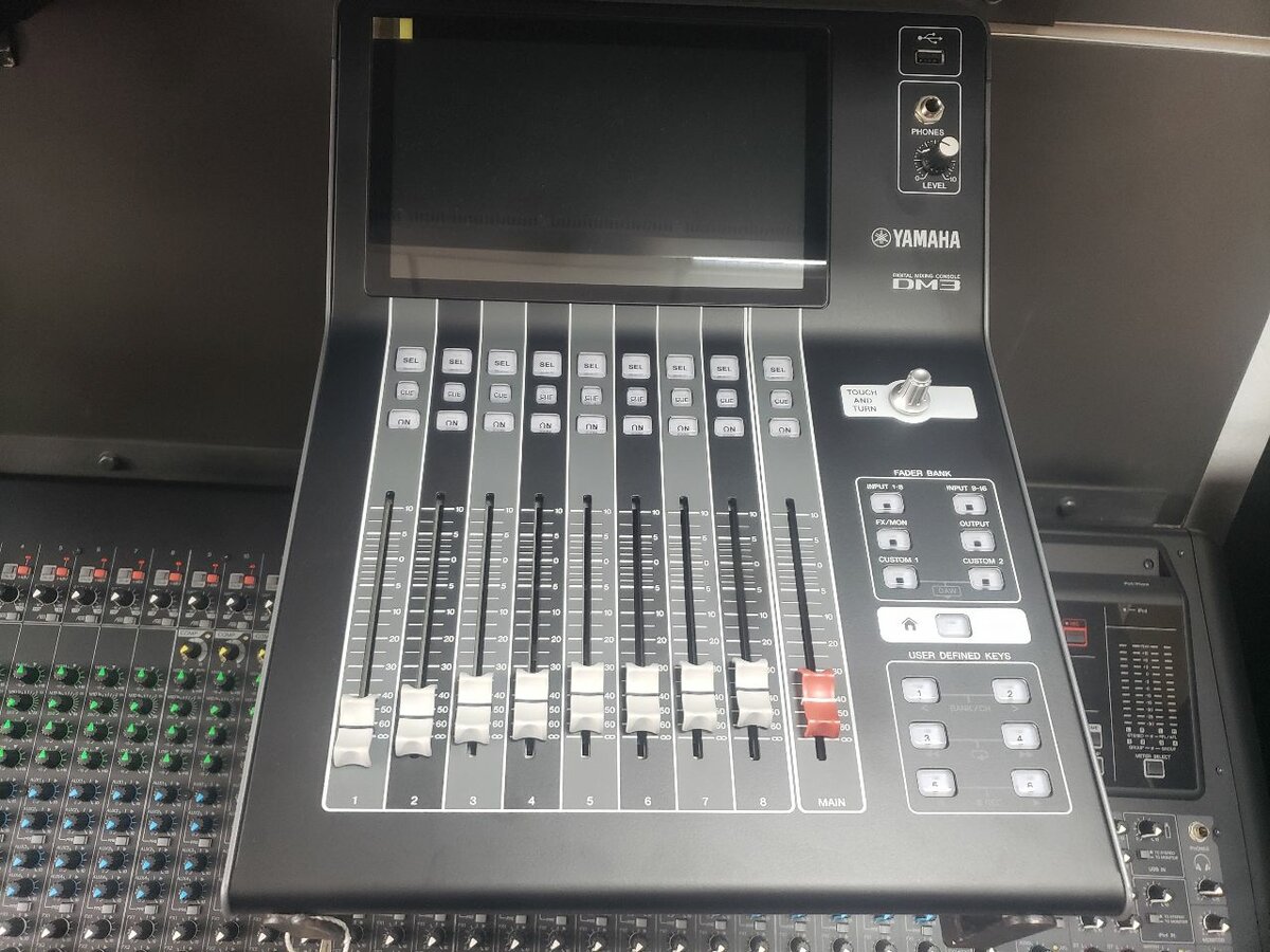 Yamaha DM3 Digital Mixer