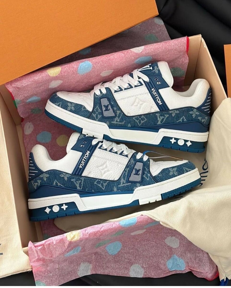 LOUIS VUITTON CLASSIC