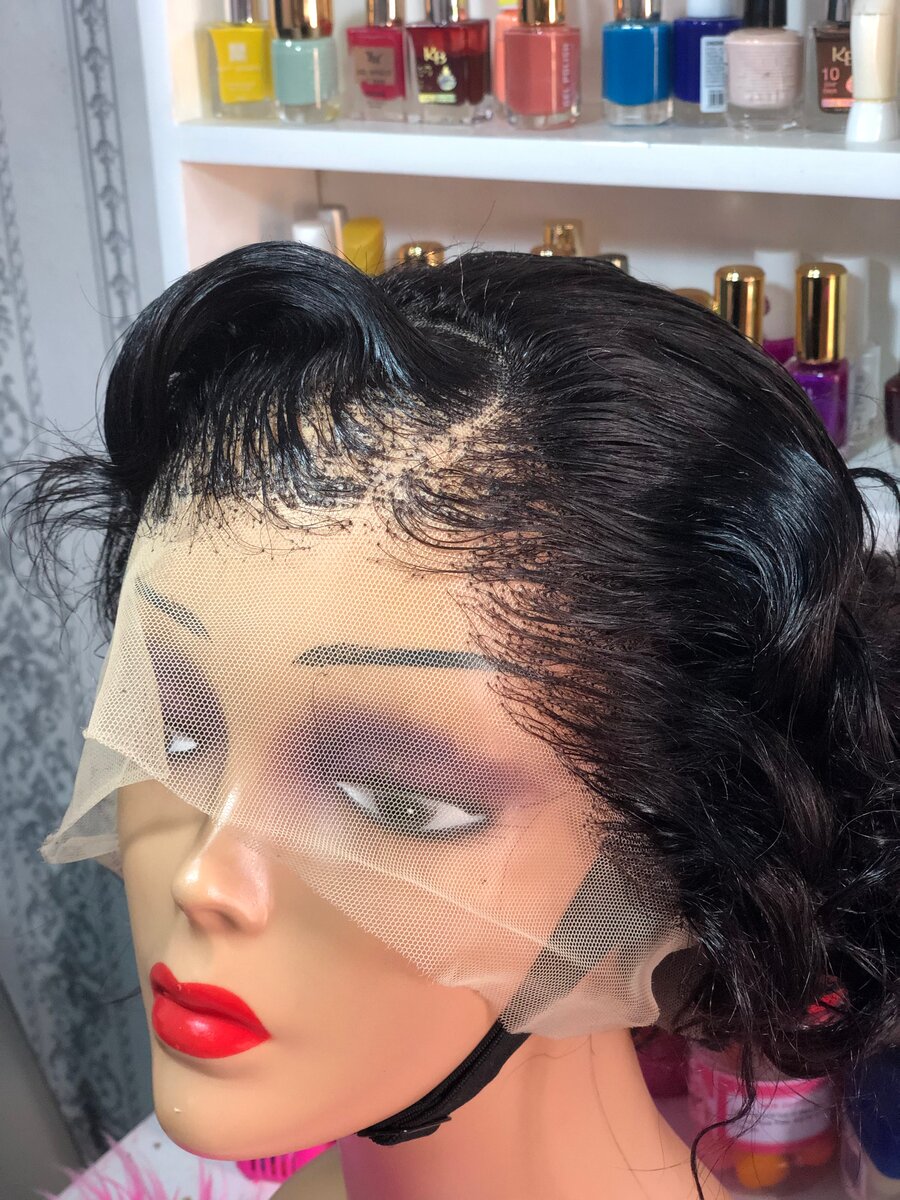 Perruque en dentelle bouclée