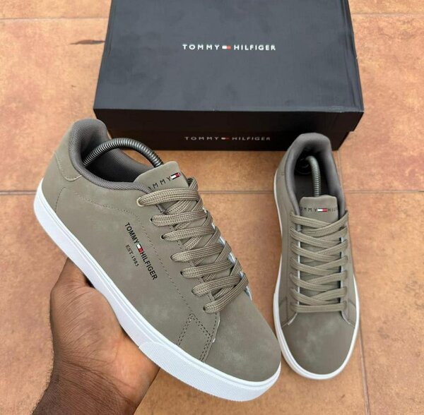 TOMMY HILFIGER GRIS