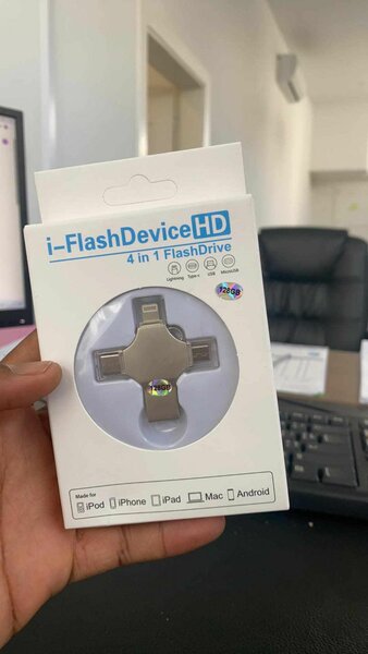 Clé USB 4 en 1 128Go