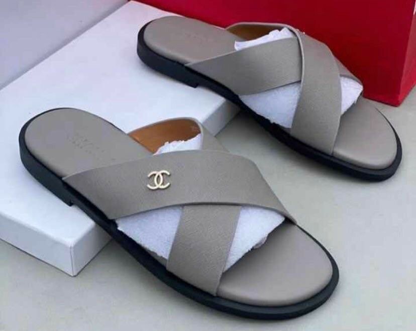 Mens slides and slippers