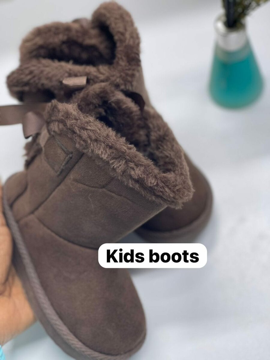 Kids winter boots 