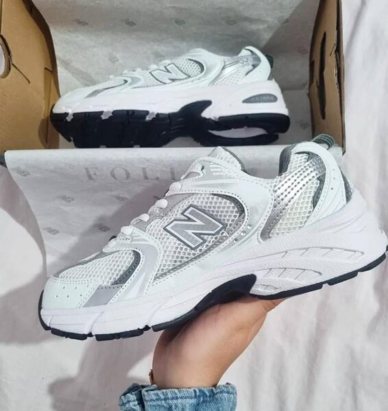 NEW BALANCE 530 (avec le carton) 38 à 45