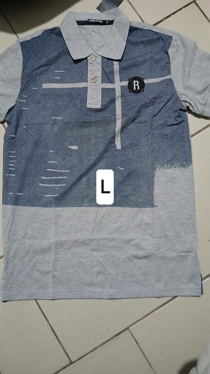 Polo bleu moderne pour homme