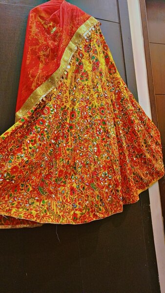 Mehndi lehnga