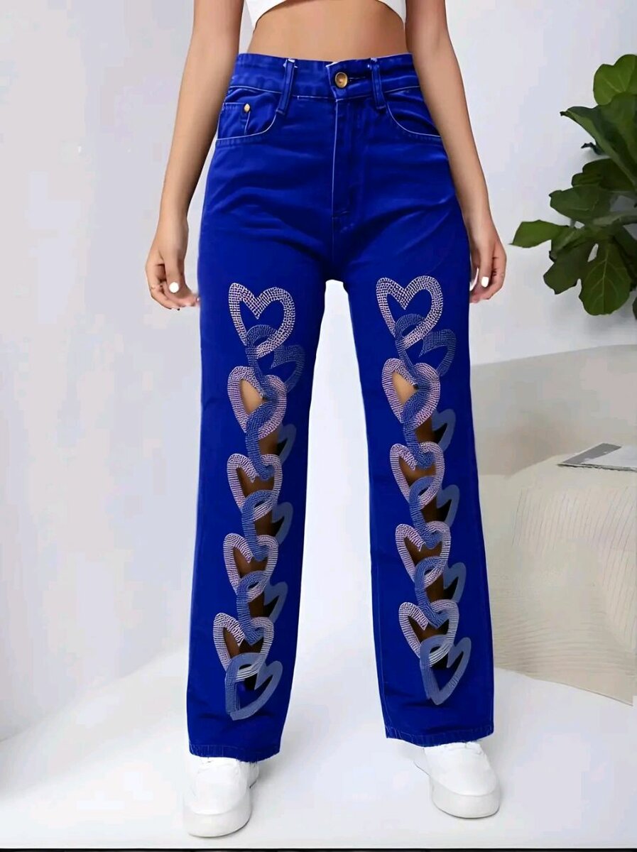 Pantalon bleu à motifs cœur