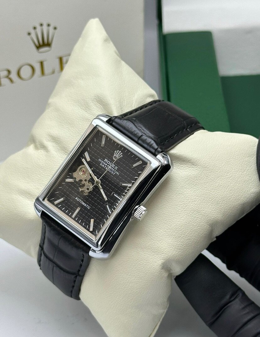 Montre Rolex Carrée Élégante