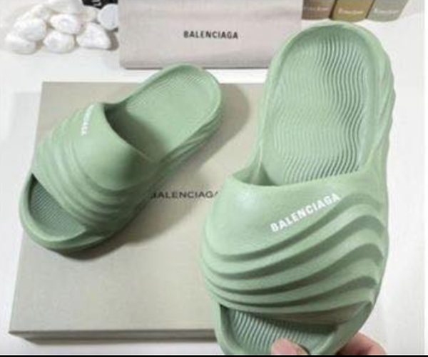 BALENCIANGA SLIDES