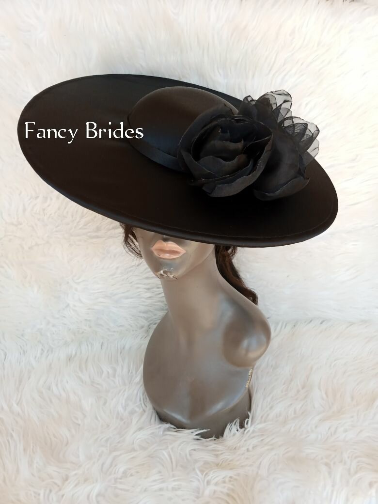 Fascinator hat