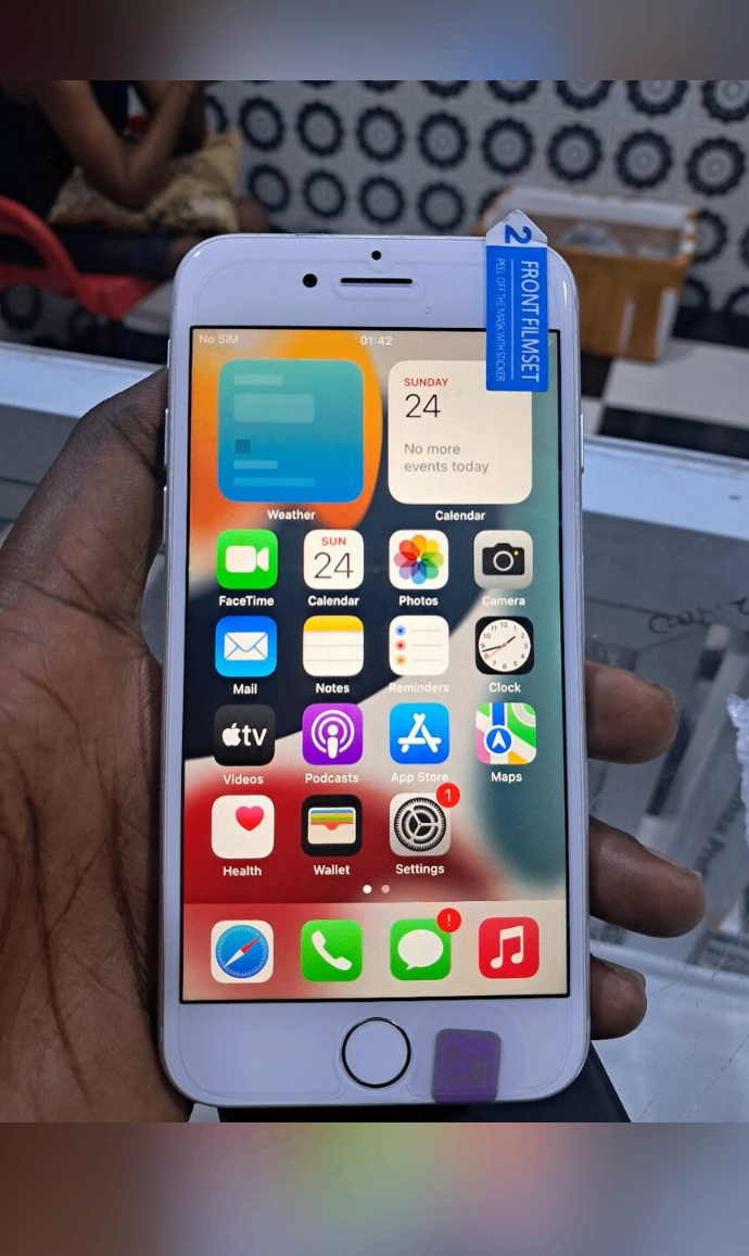 iPhone 7 brand new 64 gig with it all accessories