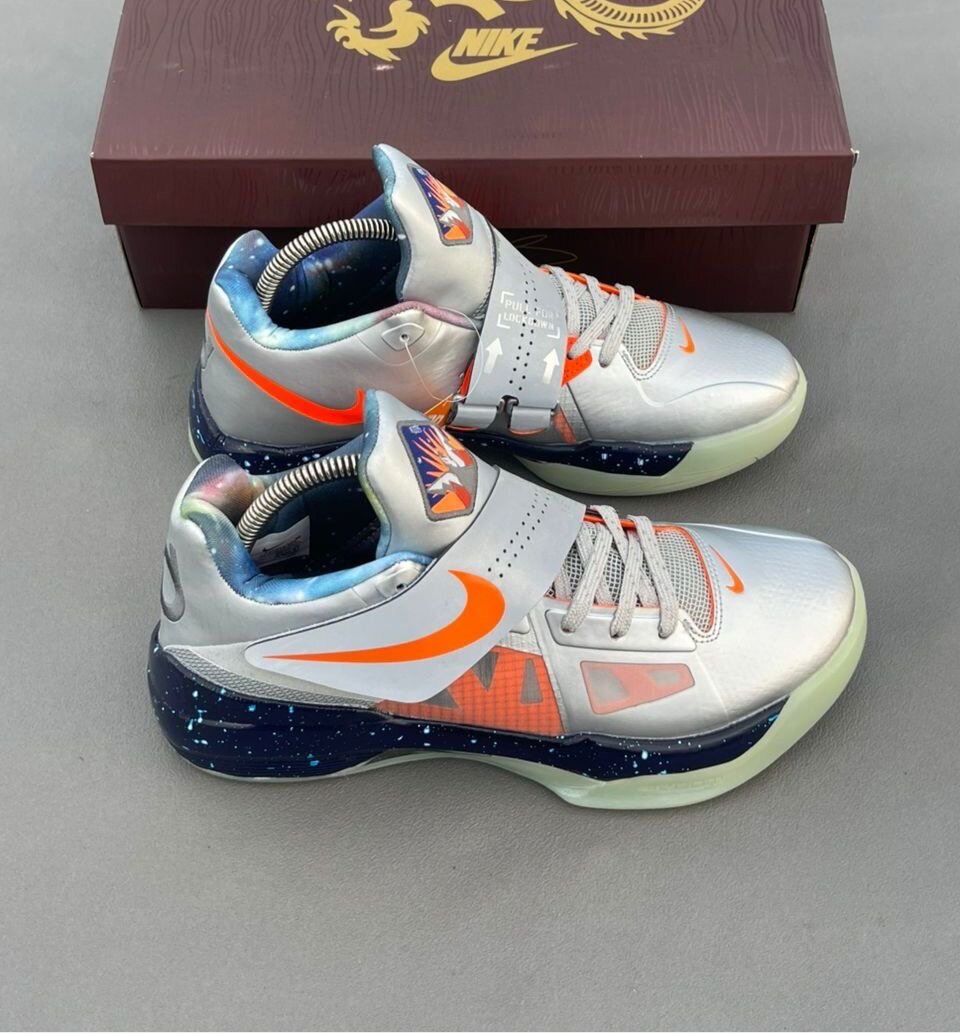 Chaussures de Basket Argentées